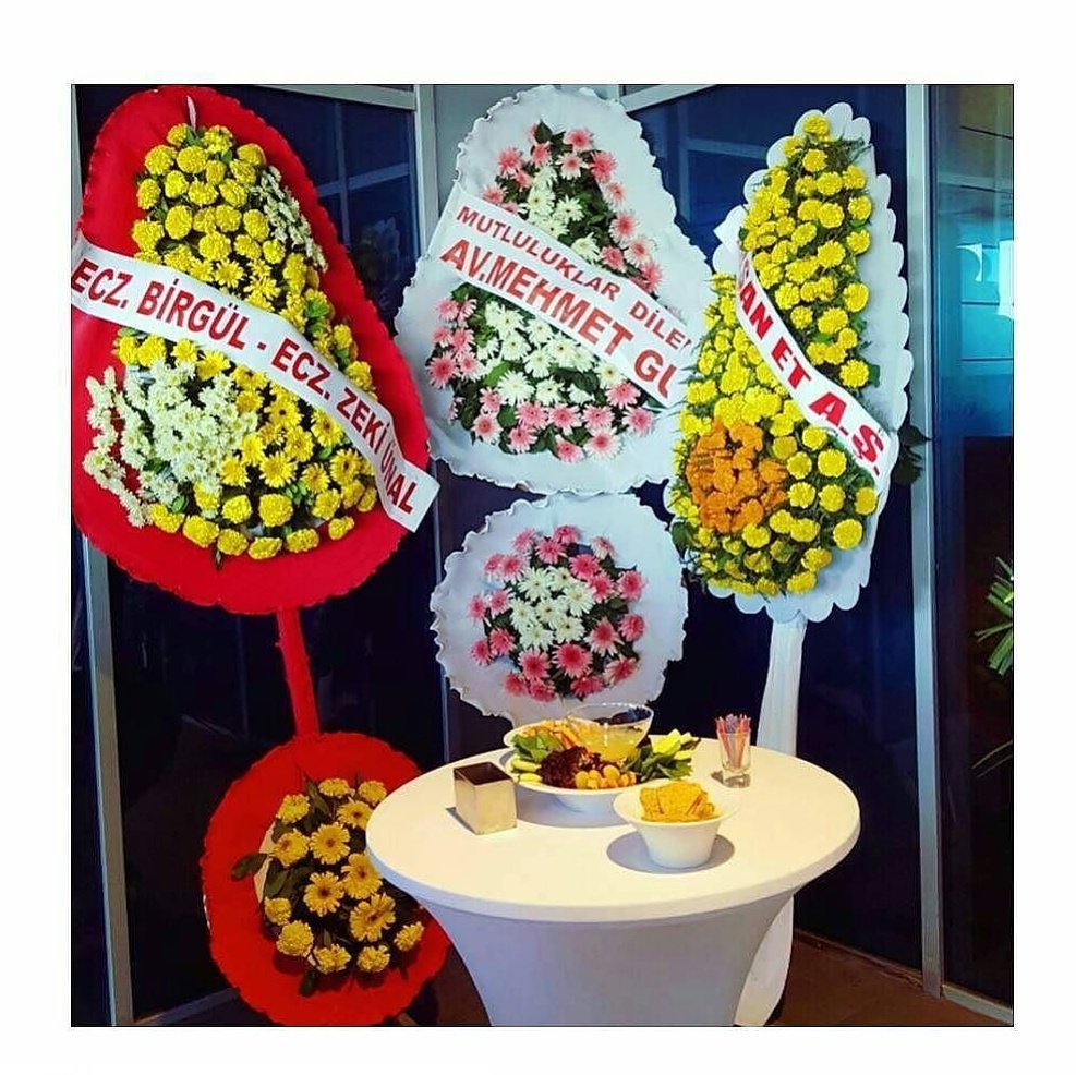 gamzeegumuser's tweet photo. BursaGoncaÇiçek detaylı bilgi için .....www.goncacicekcilik.com.tr #siparisalinir #whatsappnumbers #05378619220 #online #bouquets https://t.co/lE5fz8DrYq