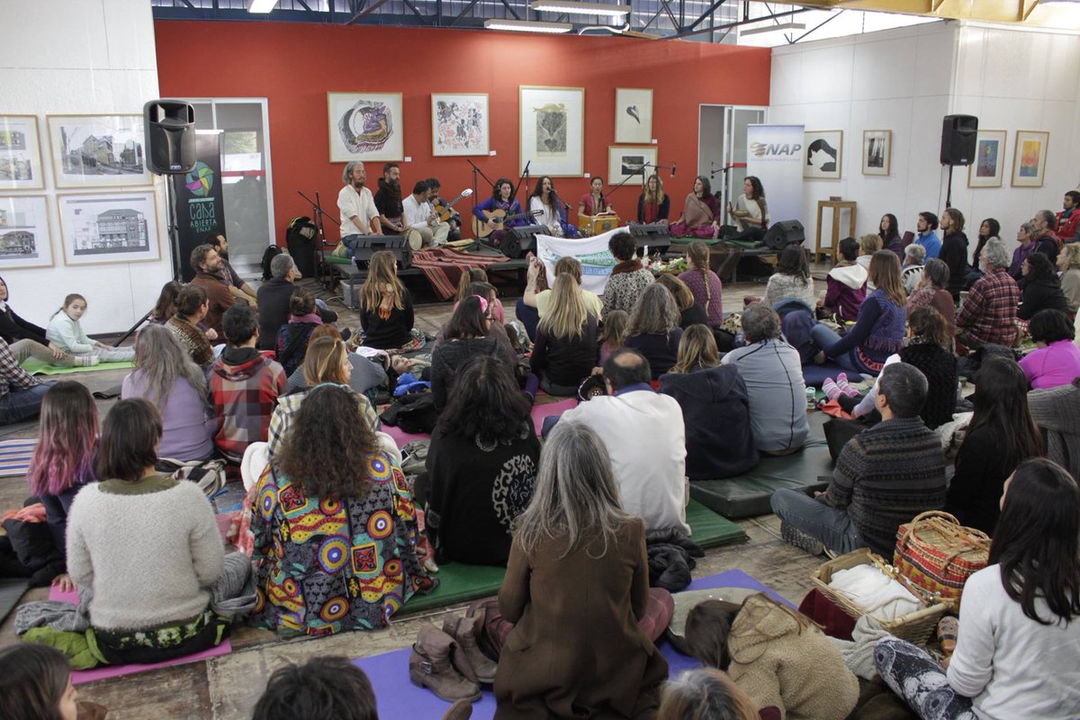 CasaAbiertaENAP's tweet photo. ¡Buenos días! 🙋♀️porque cuando nos juntamos en #Comunidad no hace frío 🌞así fue nuestro masivo #ProgramaDeInverno 👉 https://t.co/L7Vc8qHDfy https://t.co/Nl2eWOIXbL