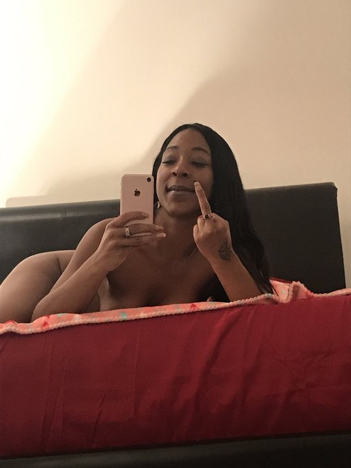 I woke up screaming fuck the world #onmy2pac shit Gud Morning Twitter😘 https://t.co/TkTW1A7LxB<a href="/tag/onmy2pac"class="tags">#onmy2pac</a>