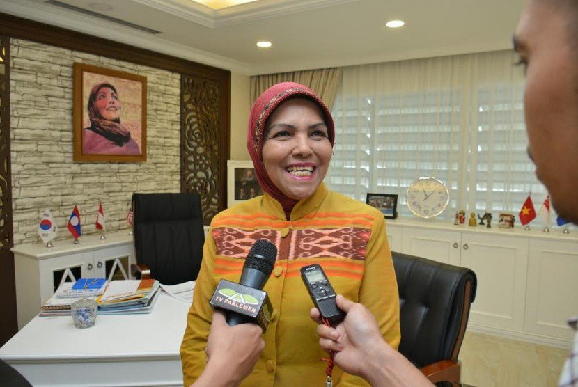 #Palestine #DPR #News #PBB 
'Indonesia Bisa Prakarsai Pasukan Perdamaian ke Al-Aqsha' | goo.gl/Zb4k9a