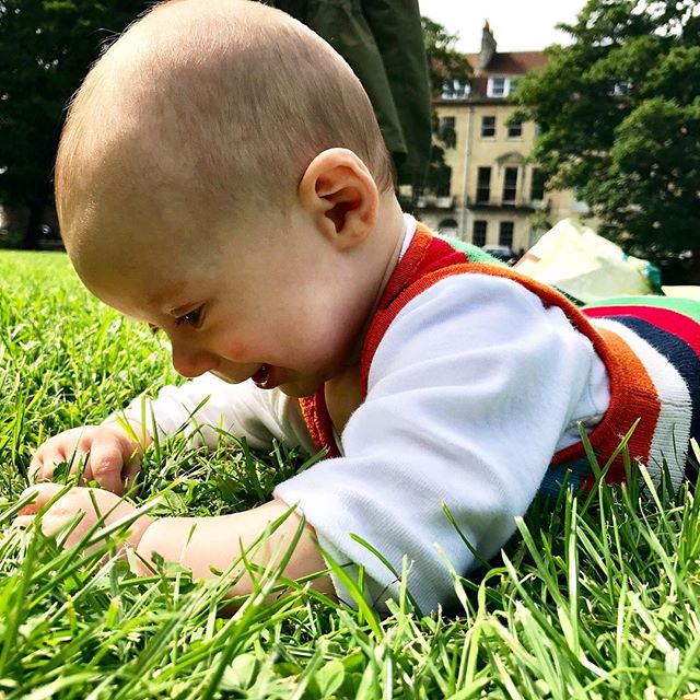 Veronica_Mitch's tweet photo. Reposting @soul_mamma_:
Letting the kid go wild #bathscape #grassistasty #instaportrsit #pho #photography #instamum #parenting https://t.co/ohyhw6koK2
