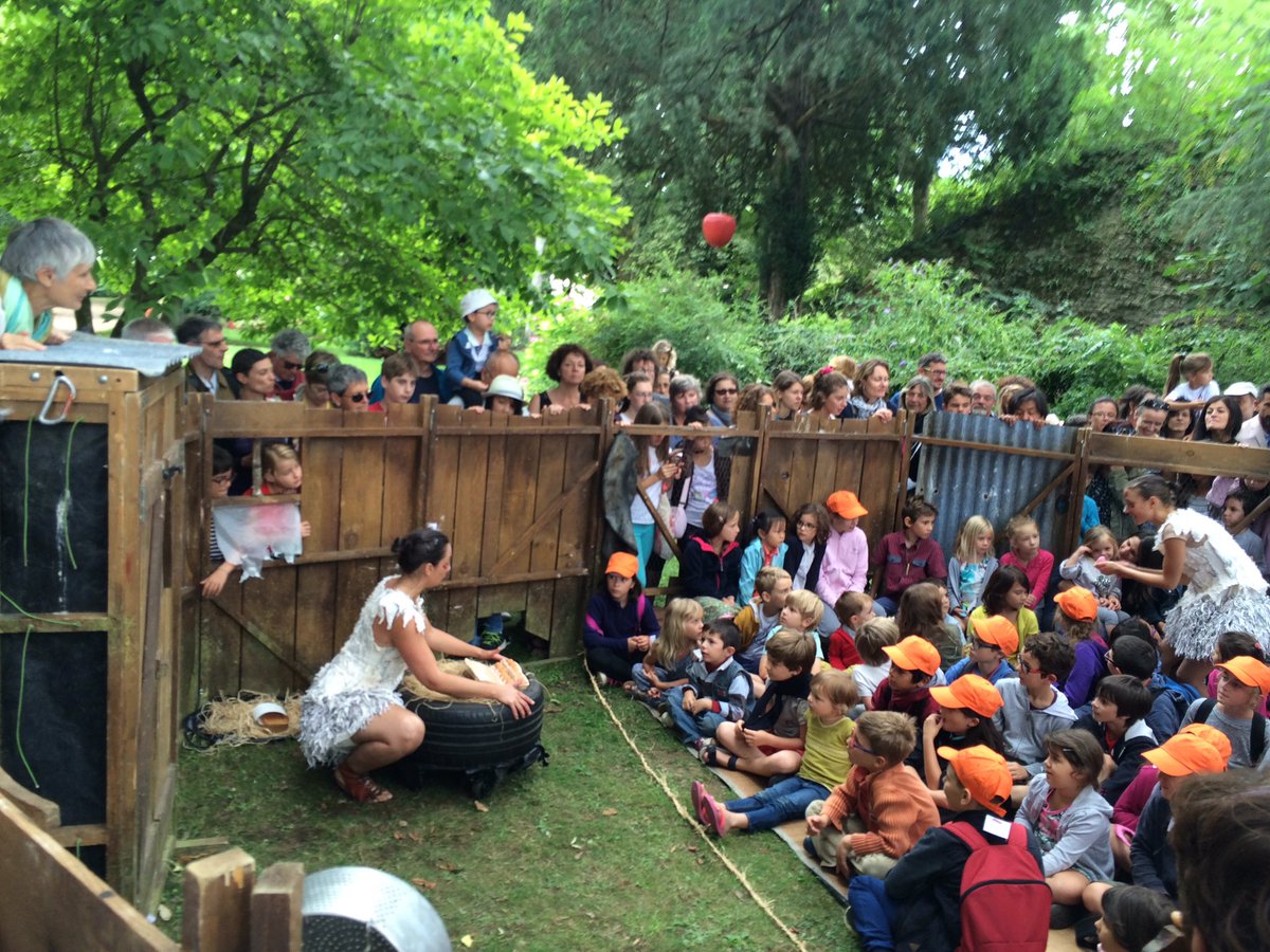 Gros succès pour "Poulette Crevette", spectacle jeune public de la Cie "La Baleine Cargo" aux Arènes de Périgueux #Mimos2017