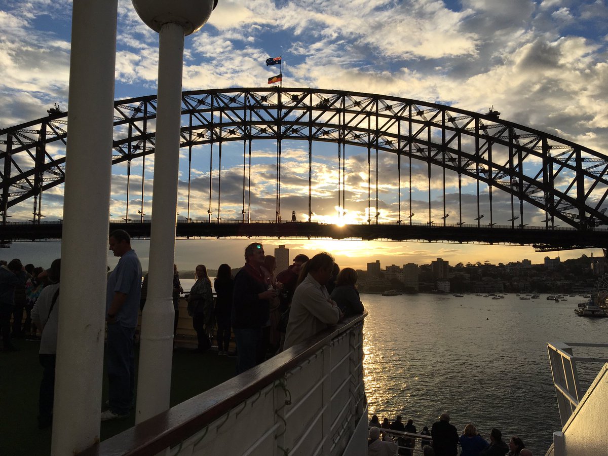 nikoladinky's tweet photo. @MarkDohner #ButThatSunsetDoe https://t.co/1mFxAVwgKm