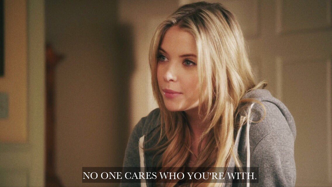 PLLlockscreensx's tweet photo. You wouldn't have to pretend to be someone you're not. #PLL https://t.co/kfngdZXibE