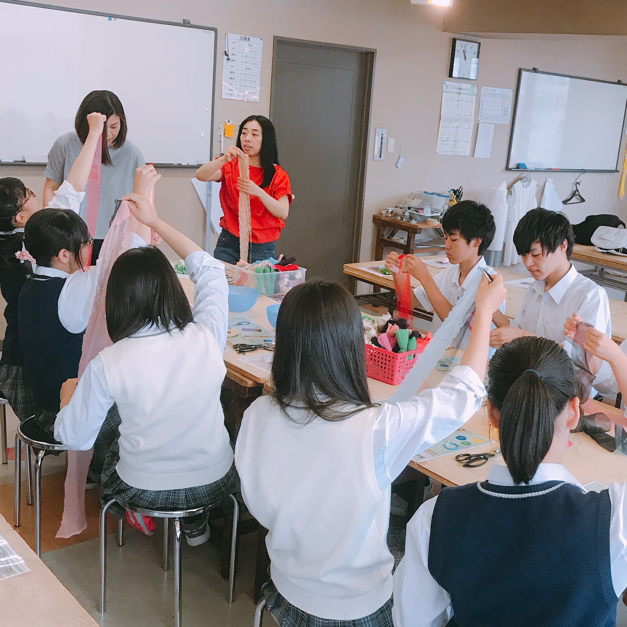 北海道ファッション専門学校 on Twitter &quot;『職業体験』 石狩南高校の皆さんがファッション業界を知るために職業体験に来てくれました