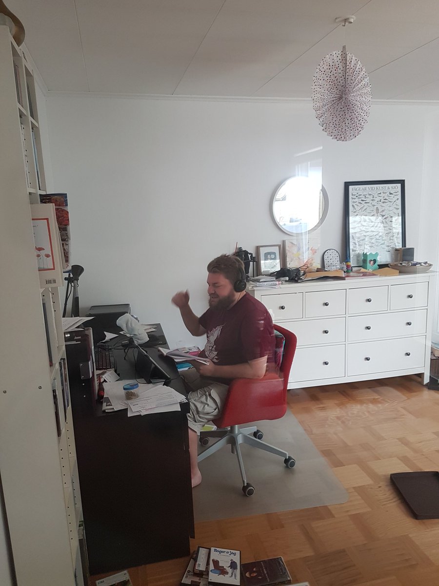 redarpodden's tweet photo. Gästredare till avsnitt 70! Vi är glada att ha @OrdforandeJohan med oss igen! #rederiet https://t.co/X5sBBsAVuy