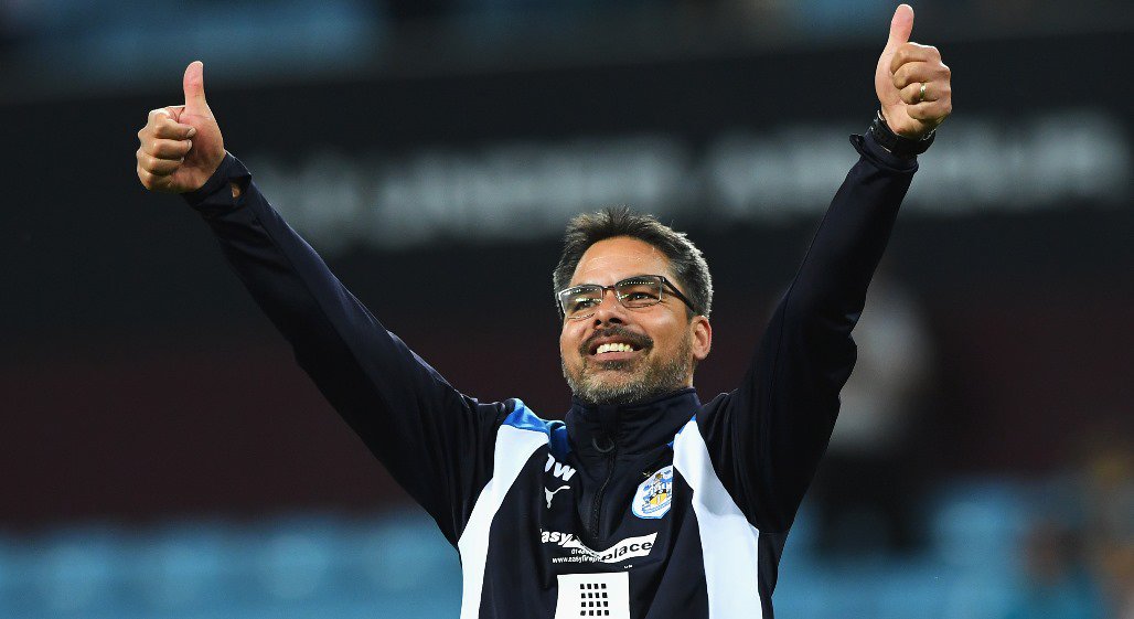 bet365's tweet photo. Leeds United announce they've sold a 'club-record' 18,500 season tickets.

Huddersfield Town have sold 20,192. https://t.co/t1fUlDdgrE