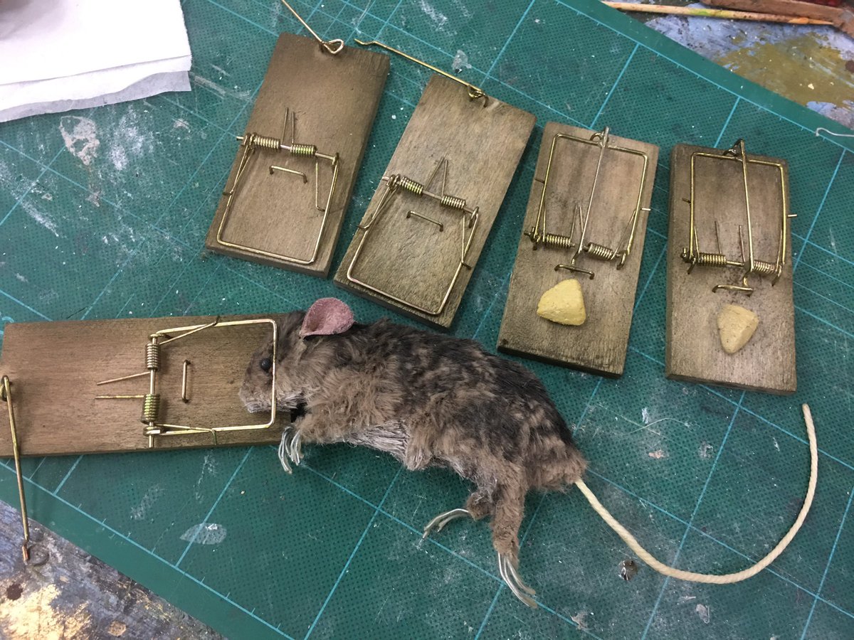GProIllustrator's tweet image. Five of the eight dead mice for 'The House I Grew Up In' great fun making them 😊🎭🎨