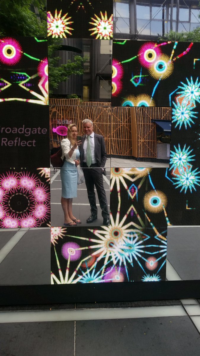 EarlsfieldGirl's tweet photo. Anyone who hasn't been to see it yet, thoroughly recommend a trip! #BroadgateReflect https://t.co/iZCsA5PBED