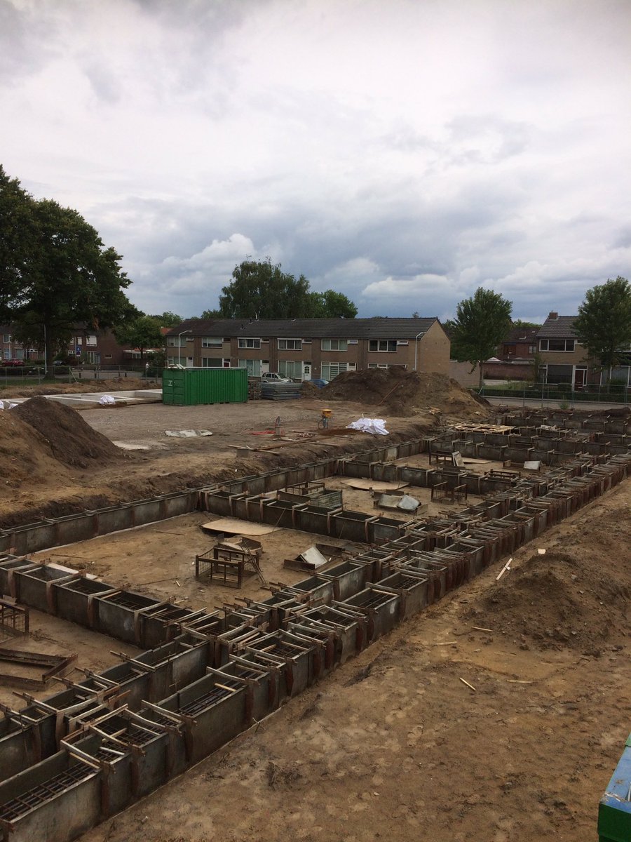 Ferd_Rooymans's tweet photo. De fundering van blok 2 staat weer klaar voor de stort voor morgen #BAM#Best https://t.co/ajp0fIJwa7