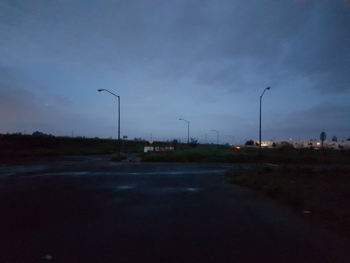 VdaNocturnaGDL's tweet photo. 1 semana sin luz en la colonia #AltusQuintas en #Zapopan se solicita apoyo a la autoridad @Linea_Zapopan @PabloLemusN @TelevisaGDL https://t.co/BZbcuIWrob