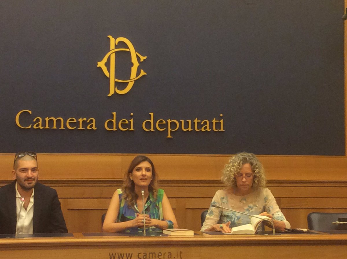 Deputatipd's tweet photo. "Il romanzo è la storia di tanti giovani omosessuali, della battaglia per il diritto all'amore" @SabriCapozzolo https://t.co/g5tzQ7O5PL