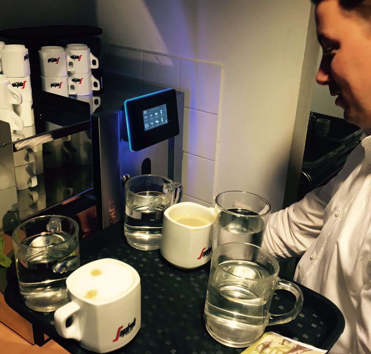 Goeie koffie op je werk #hoefijnisdat? Prima randvoorwaarde toch? Kijk op brink.nl/werkenbij voor #vacatures!
#verliefdopbrink