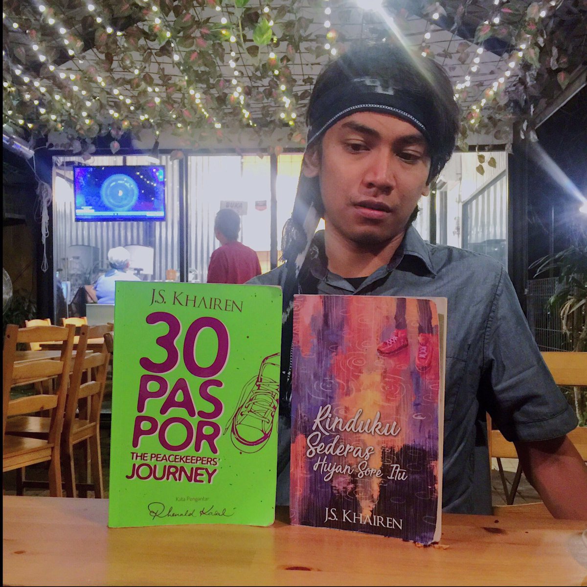 JS_Khairen's tweet photo. [GIVE AWAY] Okeh it's time. Syaratnya  ada di foto2 ini. Ada 3 eksemplar buku #30Paspor ber-ttd sy &amp; pak @Rhenald_Kasali utk kawan2 dapatkan https://t.co/Ar1n1WV2M1