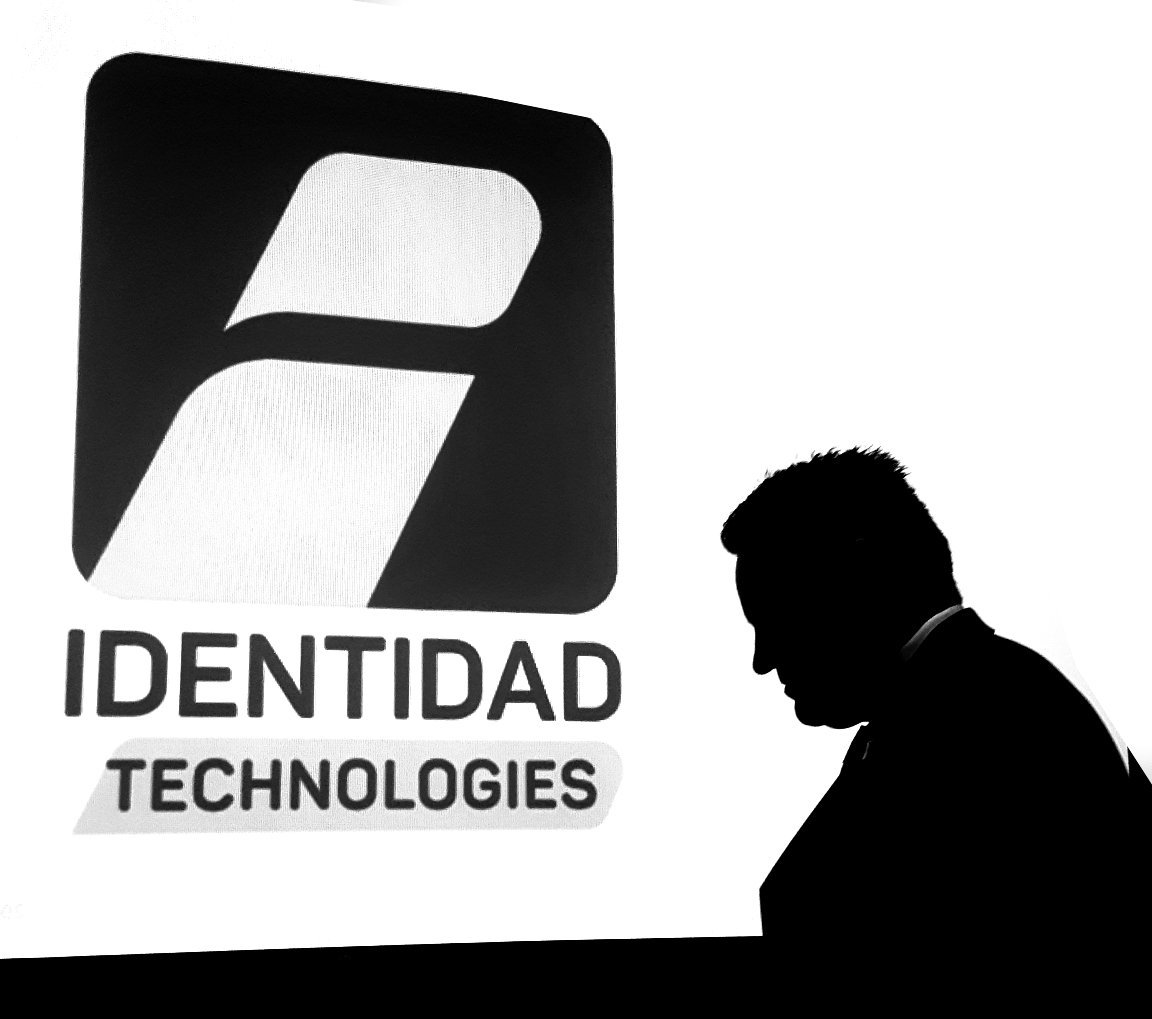 juansvalencia's tweet photo. Lanzamiento Identidad Technologies Colombia #identidadtech #identidadiot #iot #sms #voice https://t.co/HapmkOZJDe