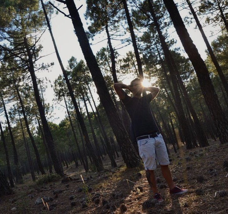 Inhakys's tweet photo. Antes soñaba y nunca encontraba el porqué.
A día de hoy veo el principio,pienso el final y beso el porqué. https://t.co/nNrUddiurm