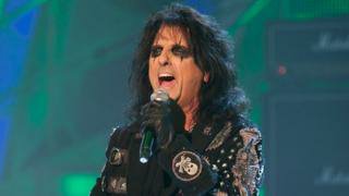 GpnArts's tweet photo. Alice Cooper finds $10 million Andy Warhol artwork after 40 years https://t.co/GokVgVtFwh https://t.co/ehuvex3Zkk