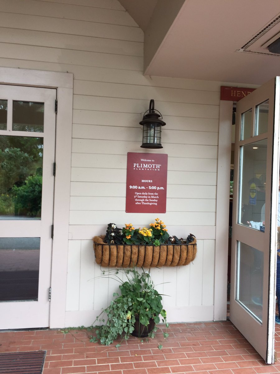 Mapping a New World: Places of Conflict and Colonization in 17th Century New England, workshop. Just arrived at Plymouth plantation.