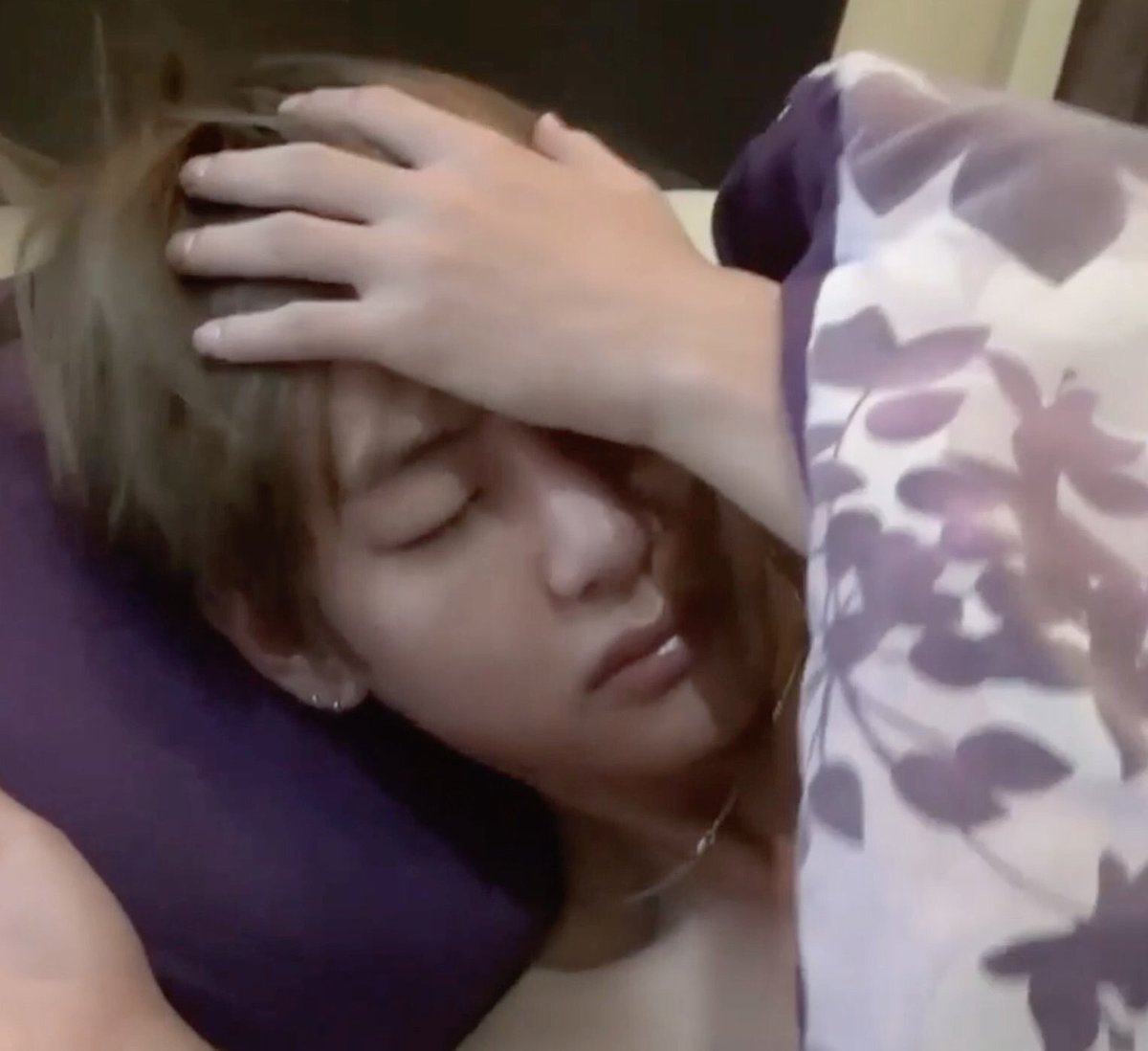taehyungpic's tweet photo. 🐯💤 https://t.co/bp28xW8v5B