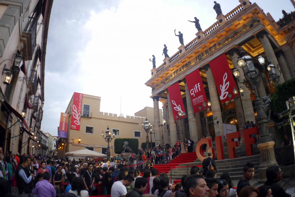 giffmx's tweet photo. ¡Buenos días, cinéfilos! Descarguen la app y no se pierdan de las actividades que tenemos para ustedes #GIFF2017
https://t.co/ipKD1LOoG1 https://t.co/aHTUdQH3Jx