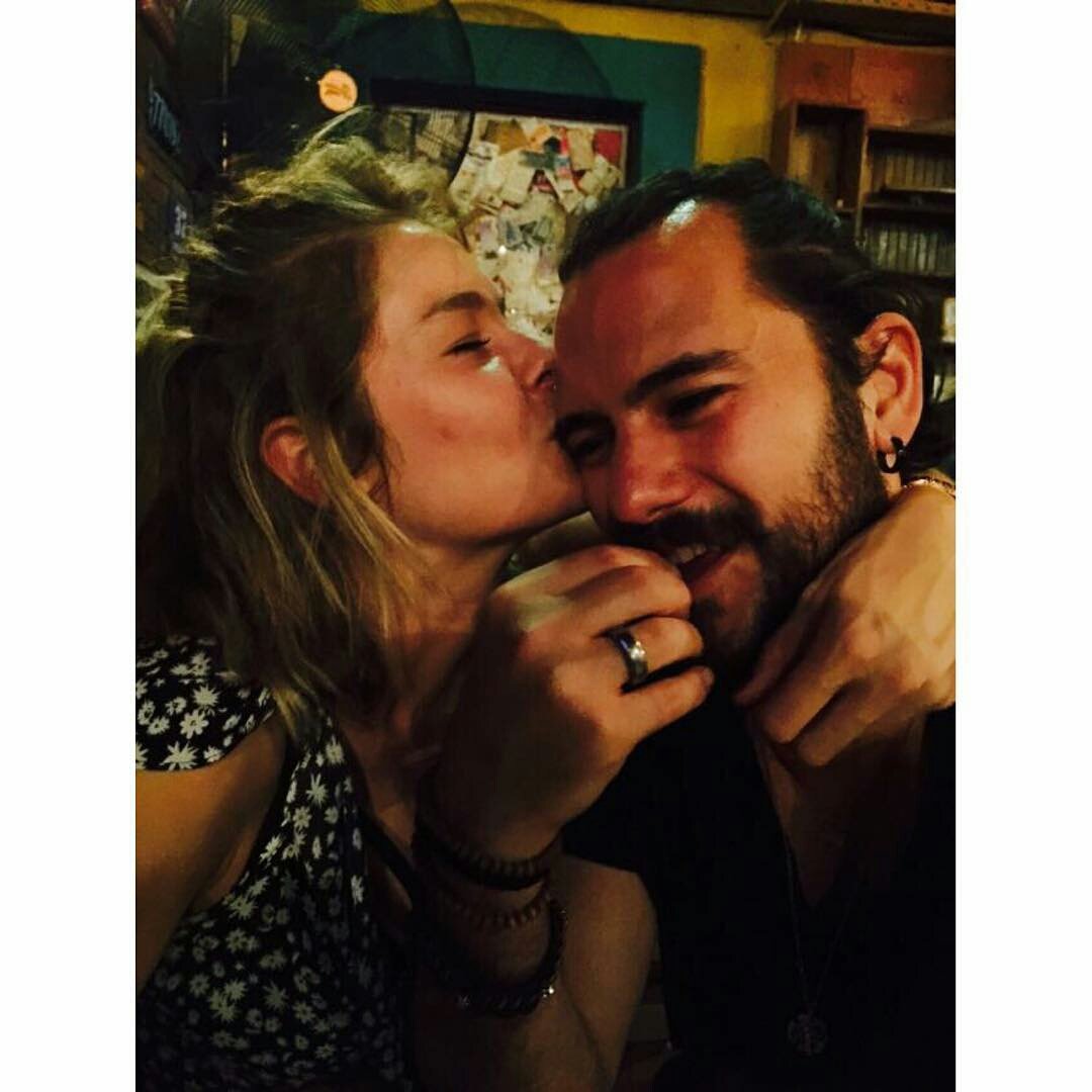 Rim57020526's tweet photo. Seni çok seviyorum 😘😘  @Skunkkie @burcu_biricik ❤❤❤ https://t.co/xzqtwY3GjD