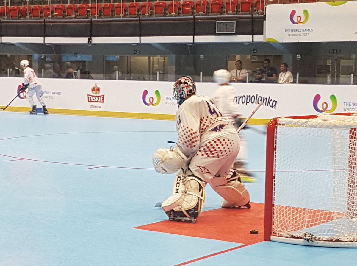 FFRollerSkate's tweet photo. Victoire 3-2 de nos Hockeyeurs aux World Games contre la Suisse ! On lâche rien 💪 #EspritFrance #TWG2017 @FranceOlympique https://t.co/nNbBPQ4WMr