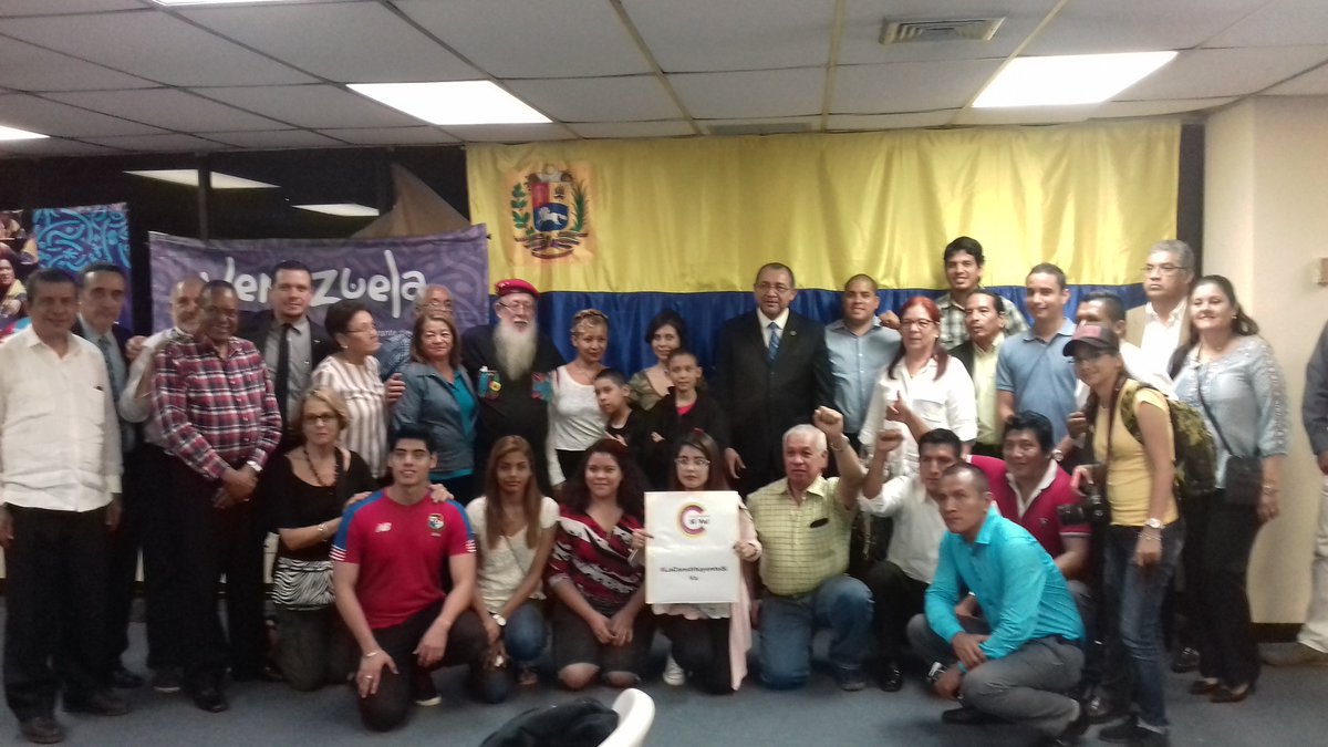 Sipu1310's tweet photo. Desde Panamá #VamosPorLaConstituyente  Comité Panameño de Solidaridad con Vzla. @Vzla_Corazon @frenadeso @laradiodelsur @MJP_Revolucion https://t.co/40eK0Y8NWP