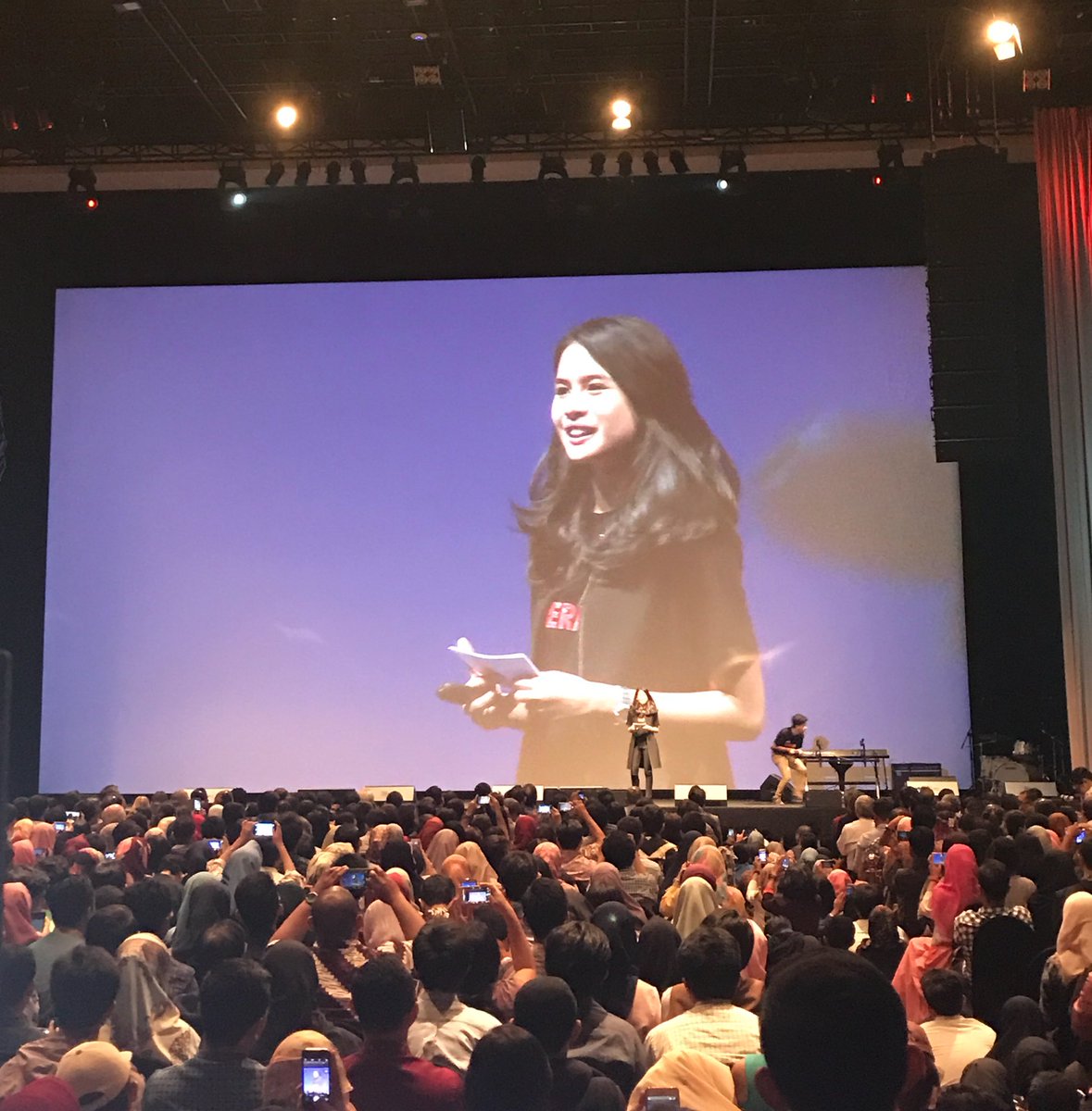 Doing one thing is allowing you to do other things - <a href="/maudyayunda/">Maudy Ayunda</a> #supermentor20