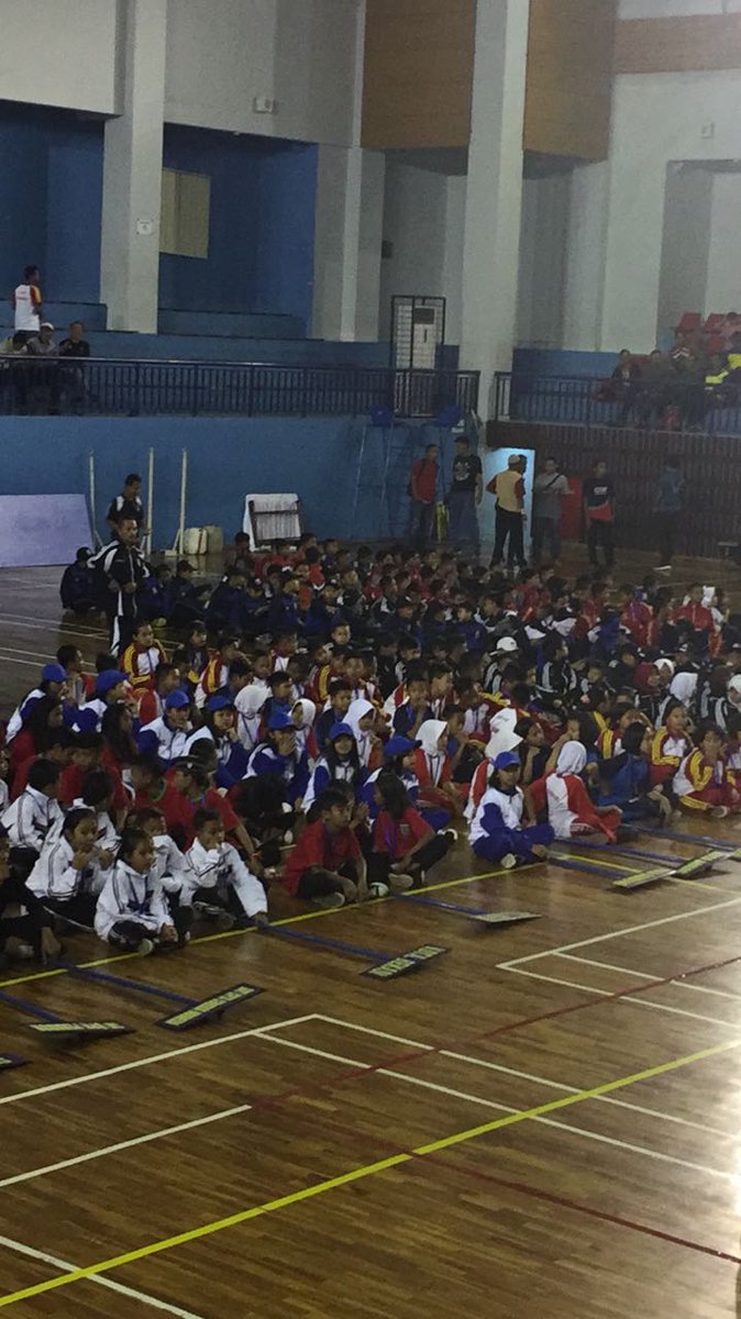 dispora_depok's tweet photo. Pembukaan invitasi Olahraga Tradisional Tkt Provinsi Jawa Barat thn 2017 di Hall UPI Bandung @IdrisAShomad @pemkotdepok @depokdiskominfo https://t.co/fnppj7O1AD