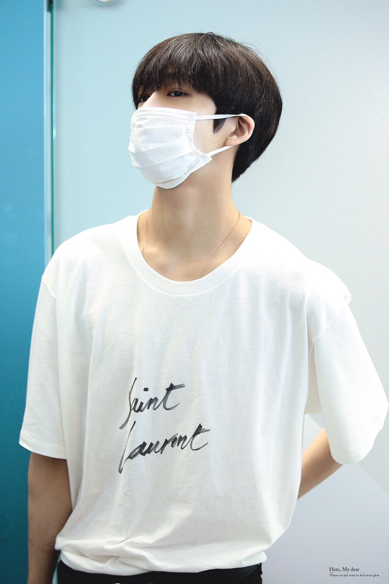 monsta_x_hw's tweet photo. え、え、何？免許持ってんの？え？好き https://t.co/wPgAGERBv0