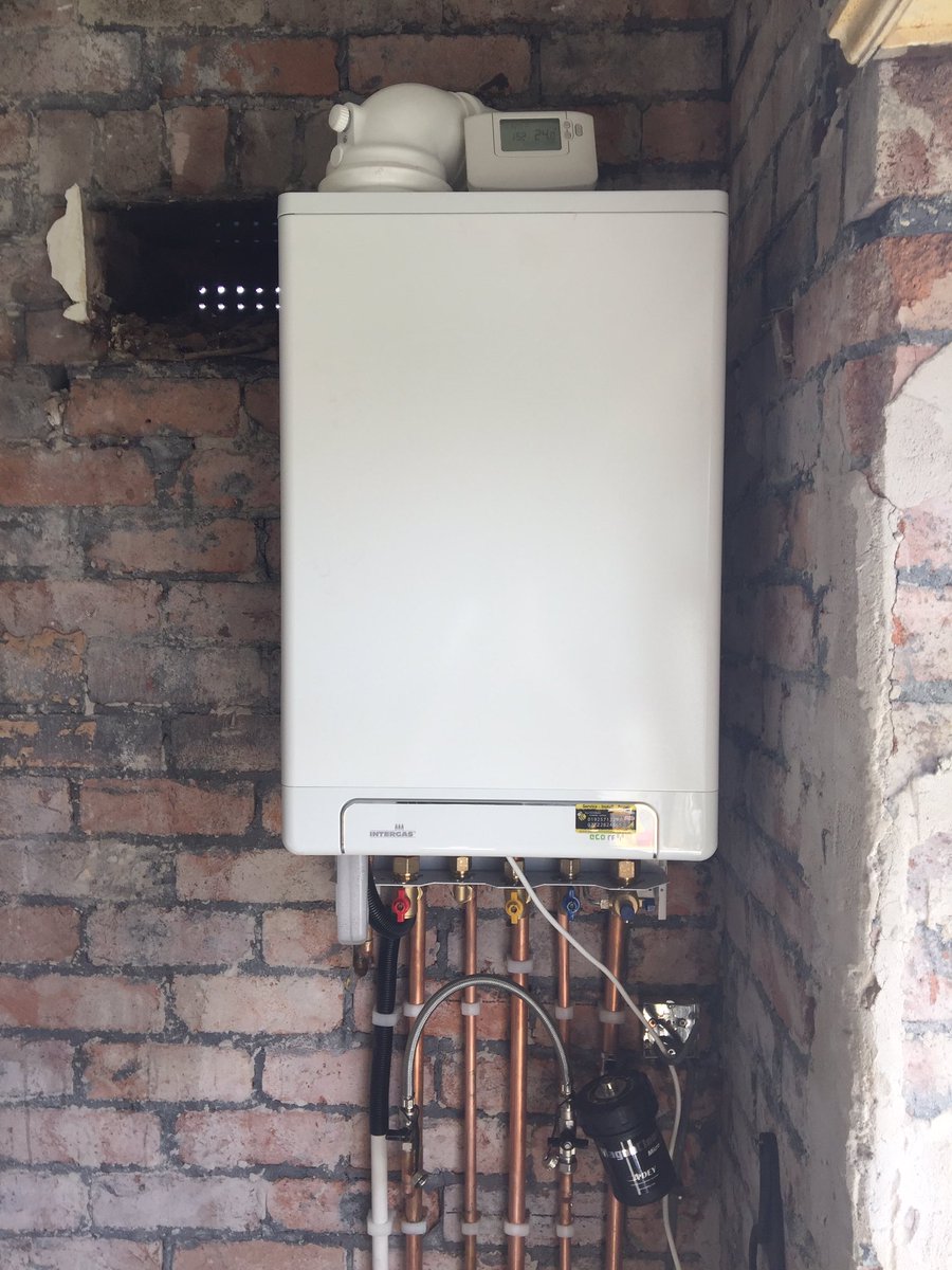 Bumblebeeheat's tweet photo. First intergas fitted today! Great boiler @WhichTraders #wtom @ADEY_Pro @Intergasheating 🐝🐝🐝 https://t.co/Z81pjkjtPm