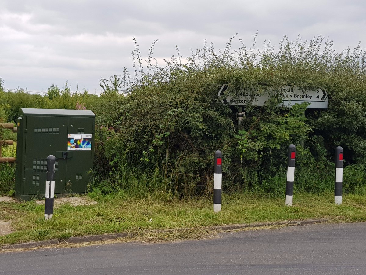 GigafastStaffs's tweet photo. The team visited #Armitage, #BartonGate and #Rangemore yesterday to let residents know #superfast broadband has arrived! https://t.co/a66yOVJ60k