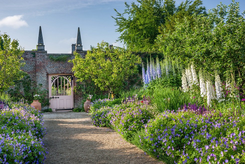 Highgrove Gardens tweet media