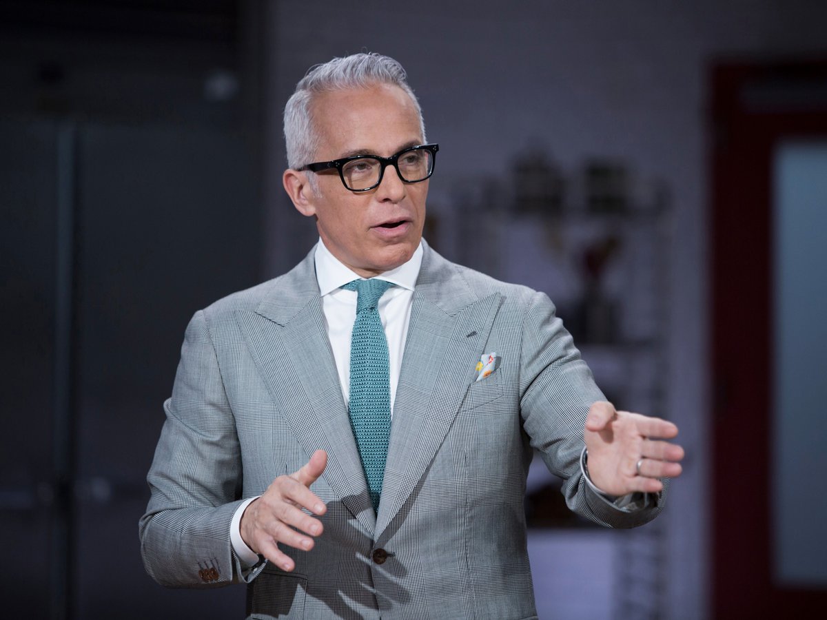 FoodNetwork's tweet image. It's anyone's game on #CooksVsCons tonight! Don't miss the action starting @ 10|9c with @GZChef!
