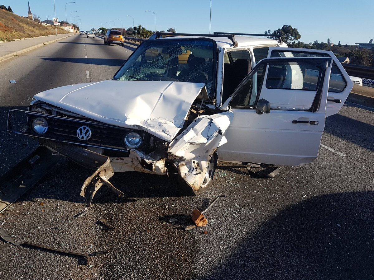 TraumaNetPE's tweet image. Mva cj langhenhoven towards Greenacres mall. @_ArriveAlive @jour_maine @FatalMoves