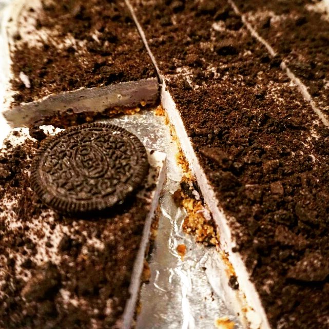 TheRealNatou's tweet photo. Just for your eyes✨✌ #vegan #afrovegan #oreocrumble #berry #rawcake https://t.co/KzqfbvW469