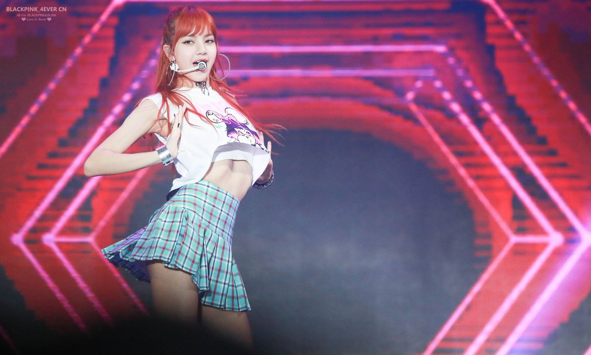 BLACK_PINK4ever's tweet photo. 【HQ】170724 울산 쇼음악중심 
#BLACKPINK #블랙핑크 #LISA #리사 https://t.co/mCu9I3iuB4