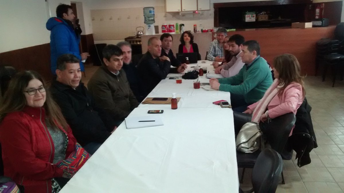 adosacP's tweet photo. #Ahora Paritaria Docente en quincho de la sub. Sec.Deportes ADOSAC AMET y CPE. https://t.co/Zx6MfmiNu1