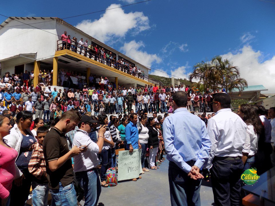 sancalixtonds's tweet photo. San Calixto celebrò la noticia positiva de la Universidad del #Catatumbo @GoberNorte la comunidad cafetera espera se haga realidad la sede U https://t.co/JaDOOJyzjP