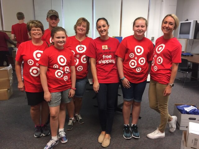 Kvashley13's tweet photo. Had a great morning stuffing 400 backpacks with Service for Peace! #givingoutloud @steveho120 @paenojg @EckelsJd https://t.co/MFtXMCPZEz