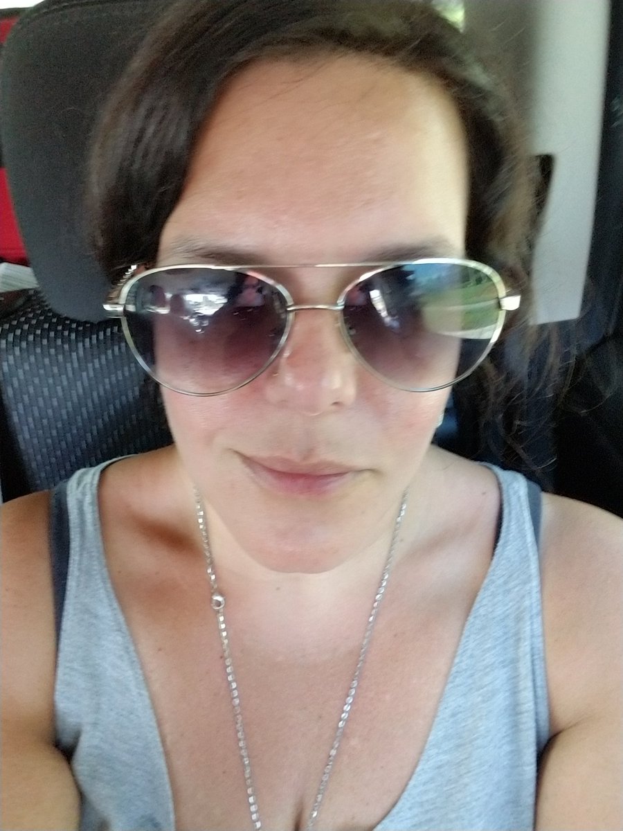 kierstenkrum's tweet photo. Time to change hotels and get ready to switch into #RWA17 mode! #preshow #Orlando #FirstTimeInFlorida https://t.co/HS4Nz5PA15