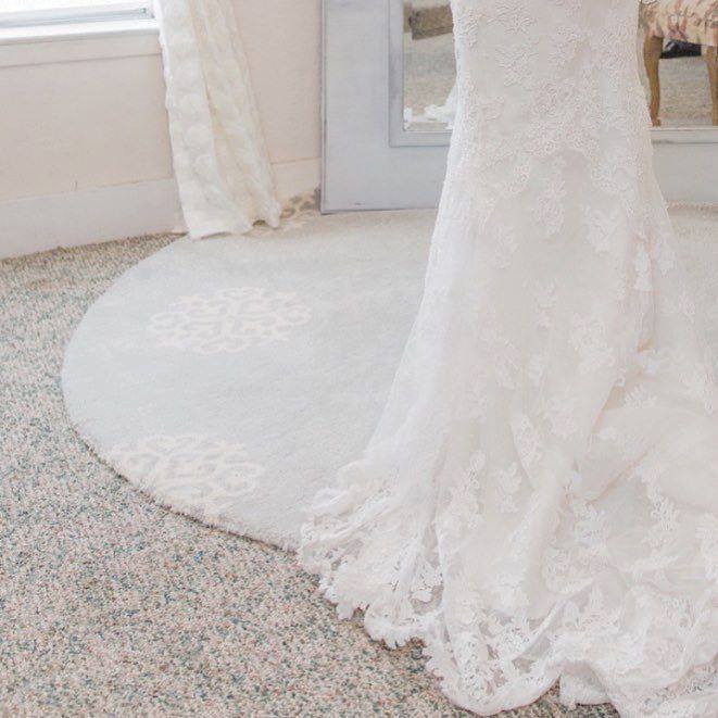 SpecialMWC's tweet image. Lace or no lace?? What do you prefer? #specialmomentschapel #dfwwedding #dallasbride #littlewhitechapel #weddingdr… ift.tt/2tWrWbe