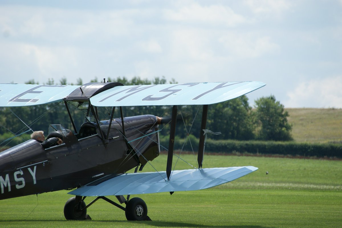 We're making the most of this nice weather whilst it lasts! #avgeek #planespotting