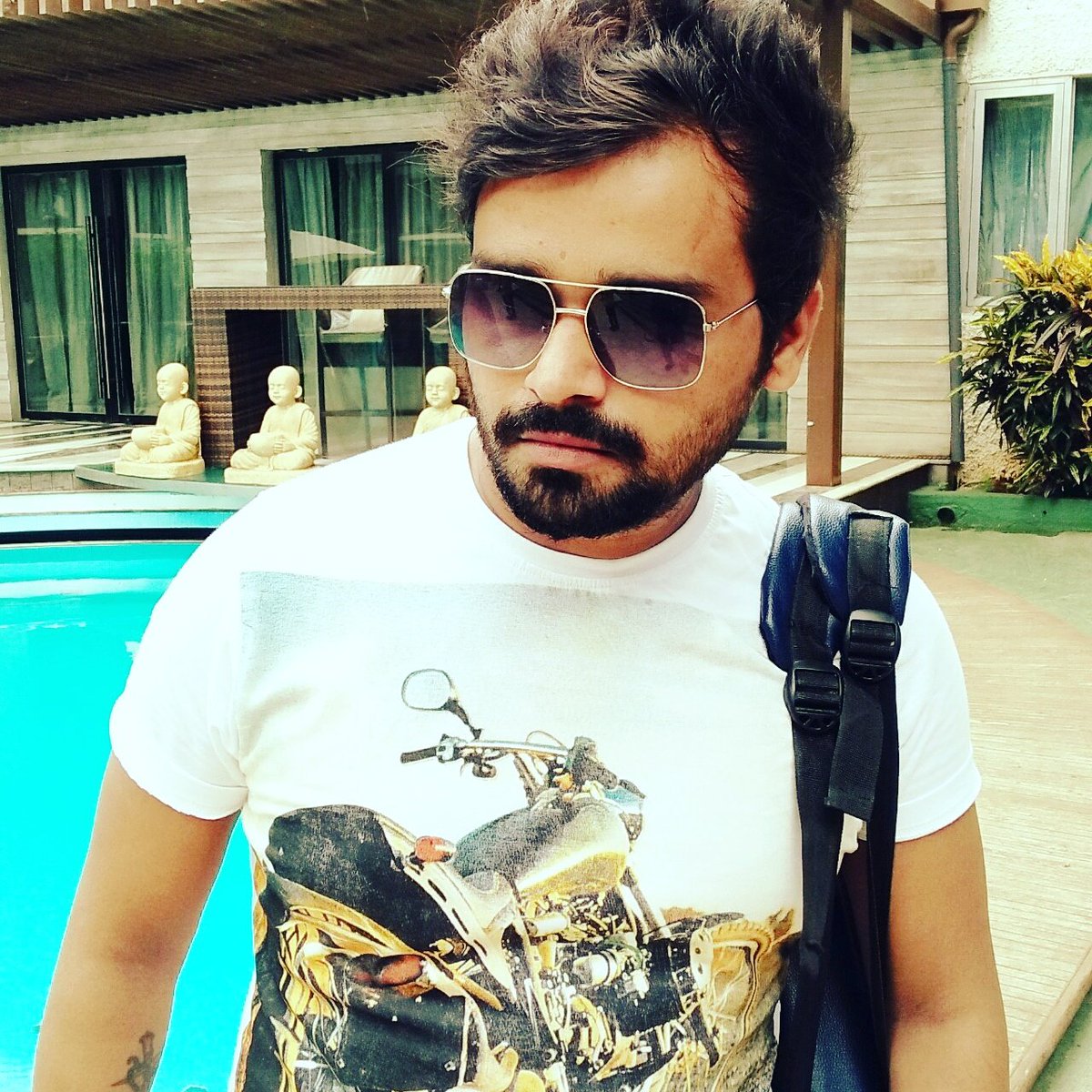 samvyas143's tweet photo. @ZoomTV @emraanhashmi @SunnyLeone #junier #emranhashmi #samvyas https://t.co/f7szyC2YyP