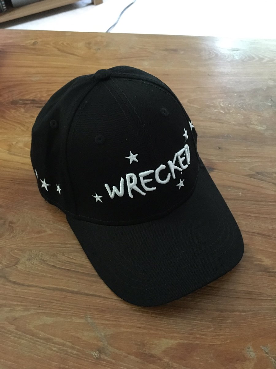 slimlinehats's tweet photo. @ladbible Have you seen better Ibiza hats than these? Decent sale on too! https://t.co/jHgJQBchrF #ibiza #snapback #sale https://t.co/lzWkVoI57i