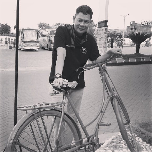 kngdadang's tweet photo. sepeda ontel https://t.co/teI4nHKAcD