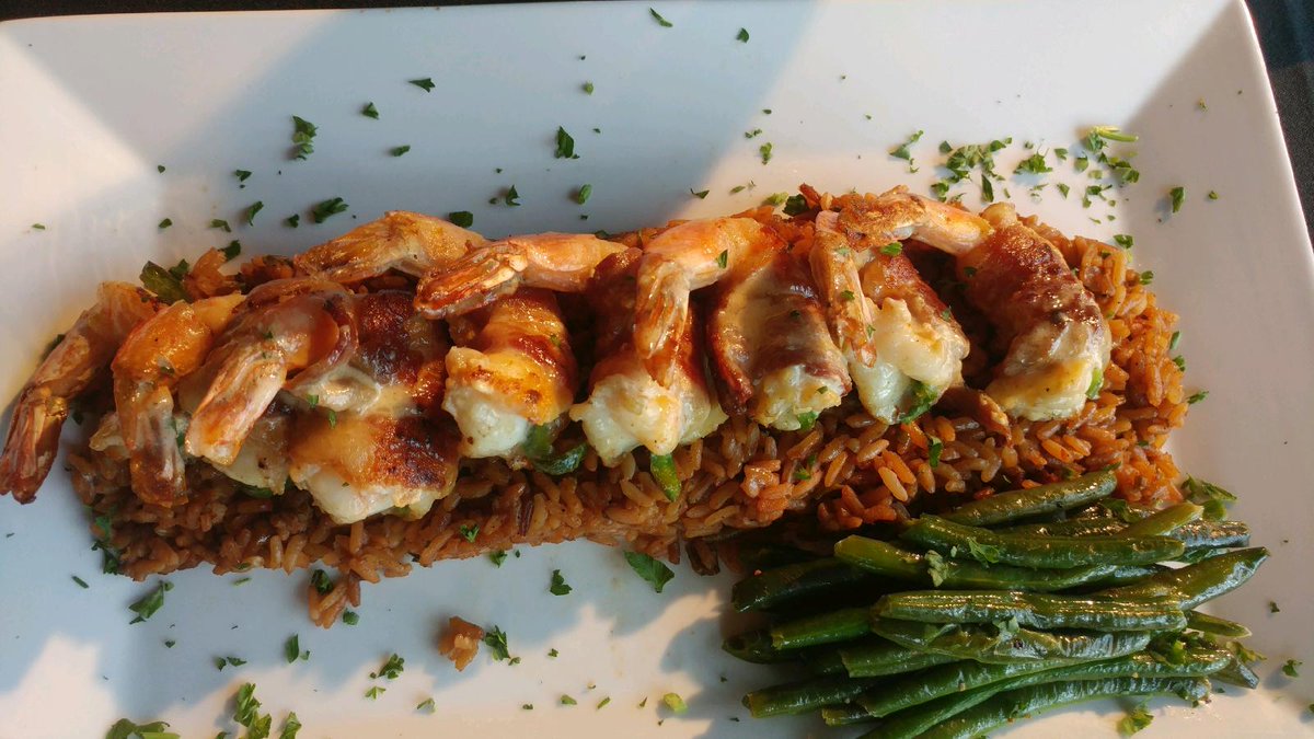 NetLevine's tweet image. Here is your line-up of entertainment at Phil &amp;amp; Derek's this week. Come join us for dinner tonight!