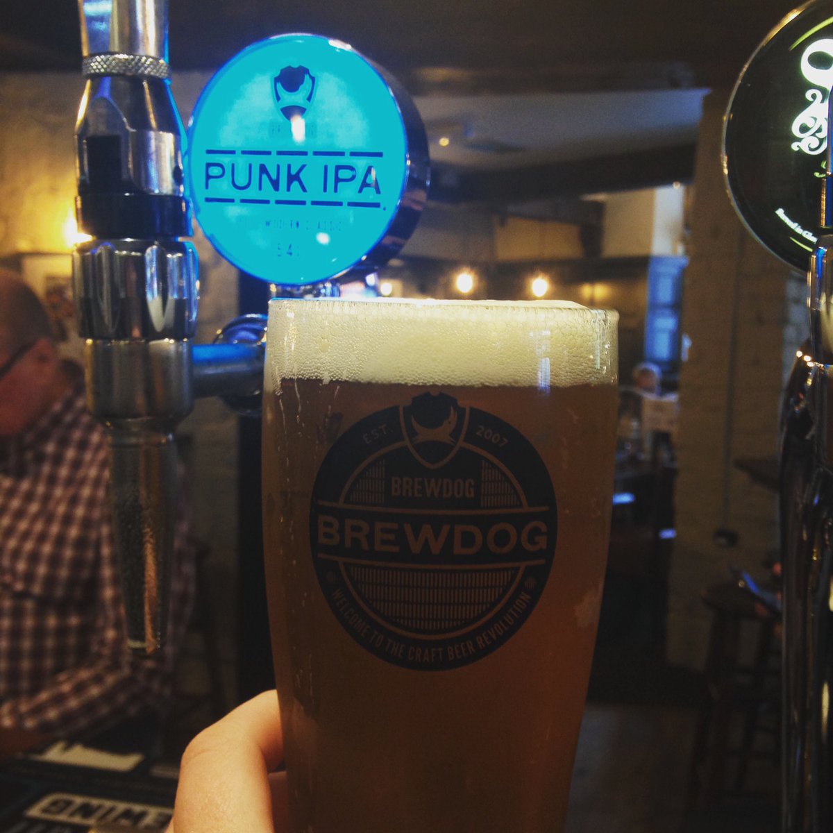 no2bakerst's tweet photo. It's almost #Beeroclock 🍻

#brewdog
#punkIPA
#Stirling https://t.co/VVSlO4KZmp