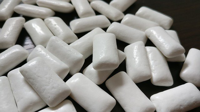 MedBroadcast's tweet photo. Chewing gum: is it good or bad for you? https://t.co/9zlVtpeSdi https://t.co/FNUzJnEix2