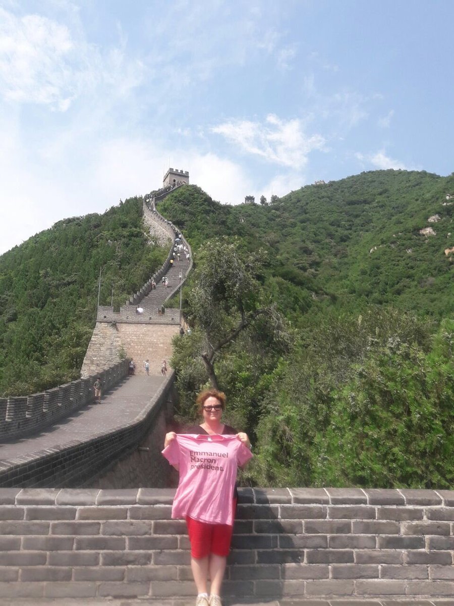 Y_BIAR's tweet photo. Même en #Chine nous portons nos couleurs haut et fort. @EmmanuelMacron @lremmajorite https://t.co/uysfntJZiJ